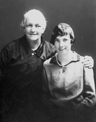 422: Mrs. Stasia Dunphy and her daughter Rose. (circa 1928-1932) [courtesy of Mary (Dunphy) Lamb]  - Mrs. Stasia married to Patrick Dunphy; Rose later Sr M Hildegarde